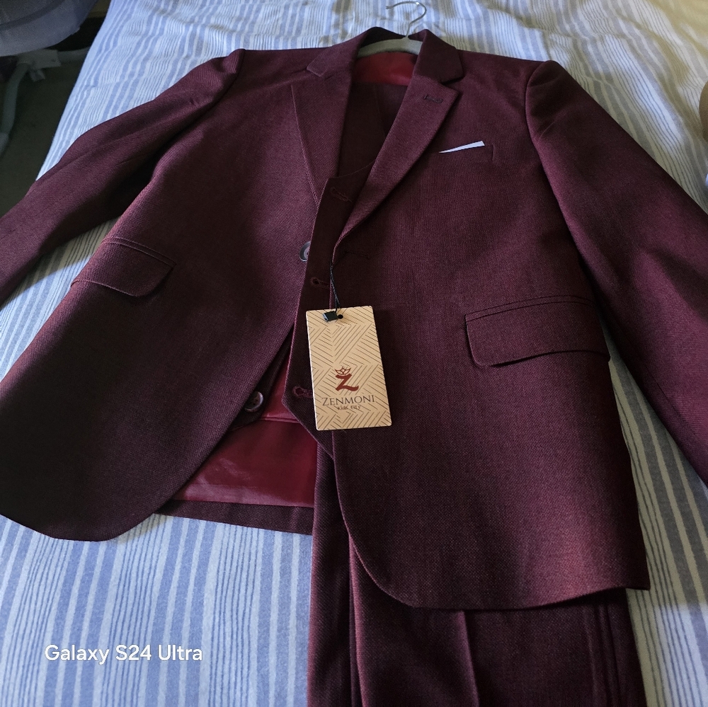 Boys brand new 3 pieces suit